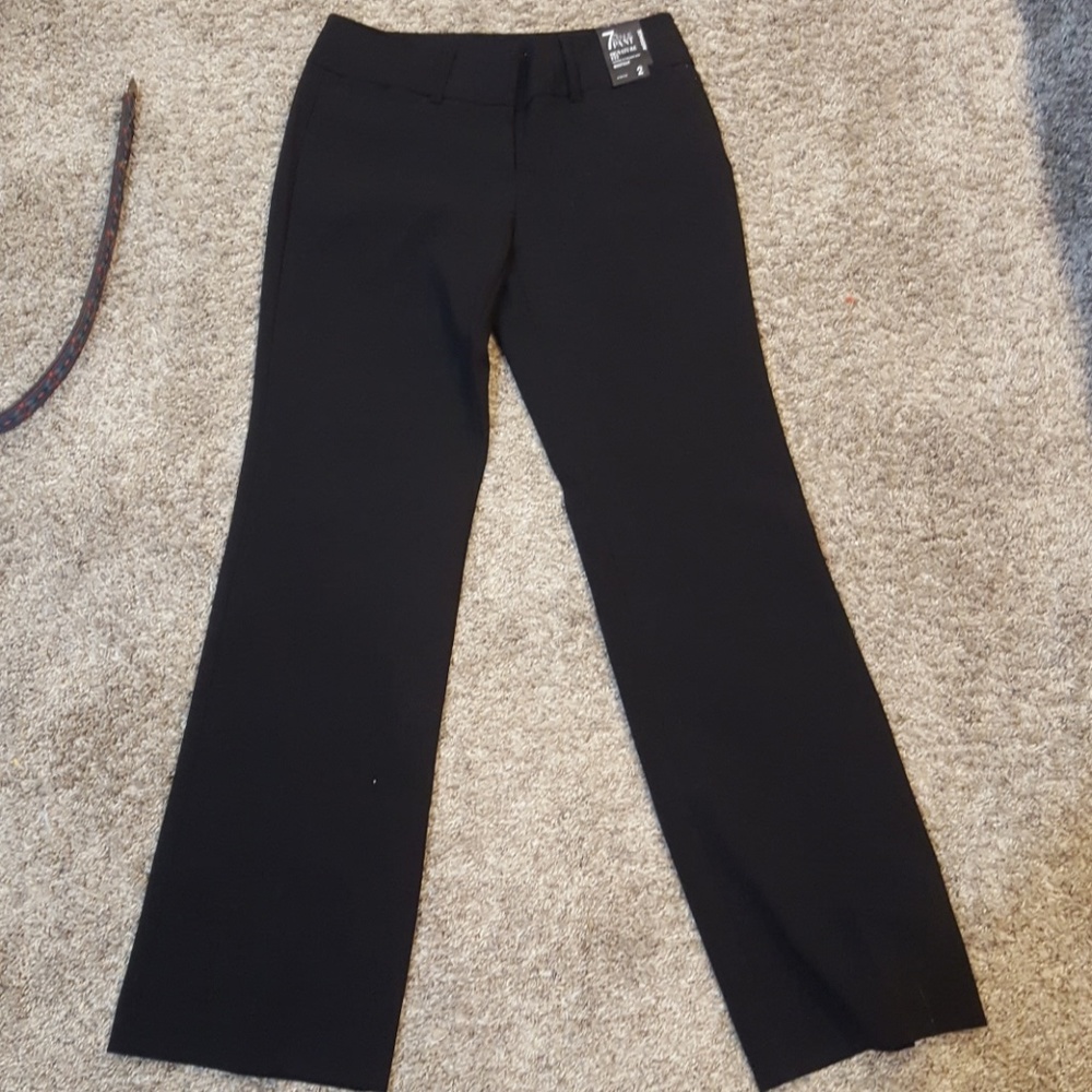 Size 2 Average bootcut NY&C dress pant